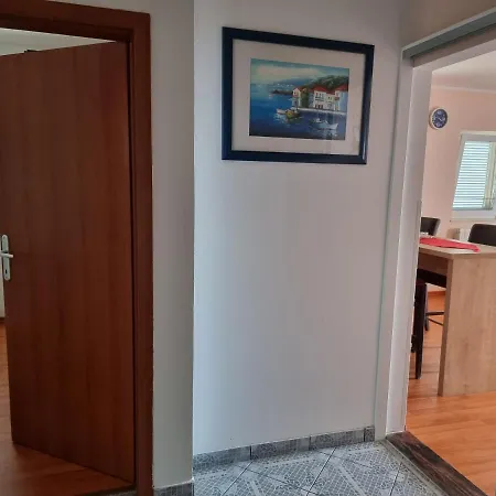 Katarina Apartment *